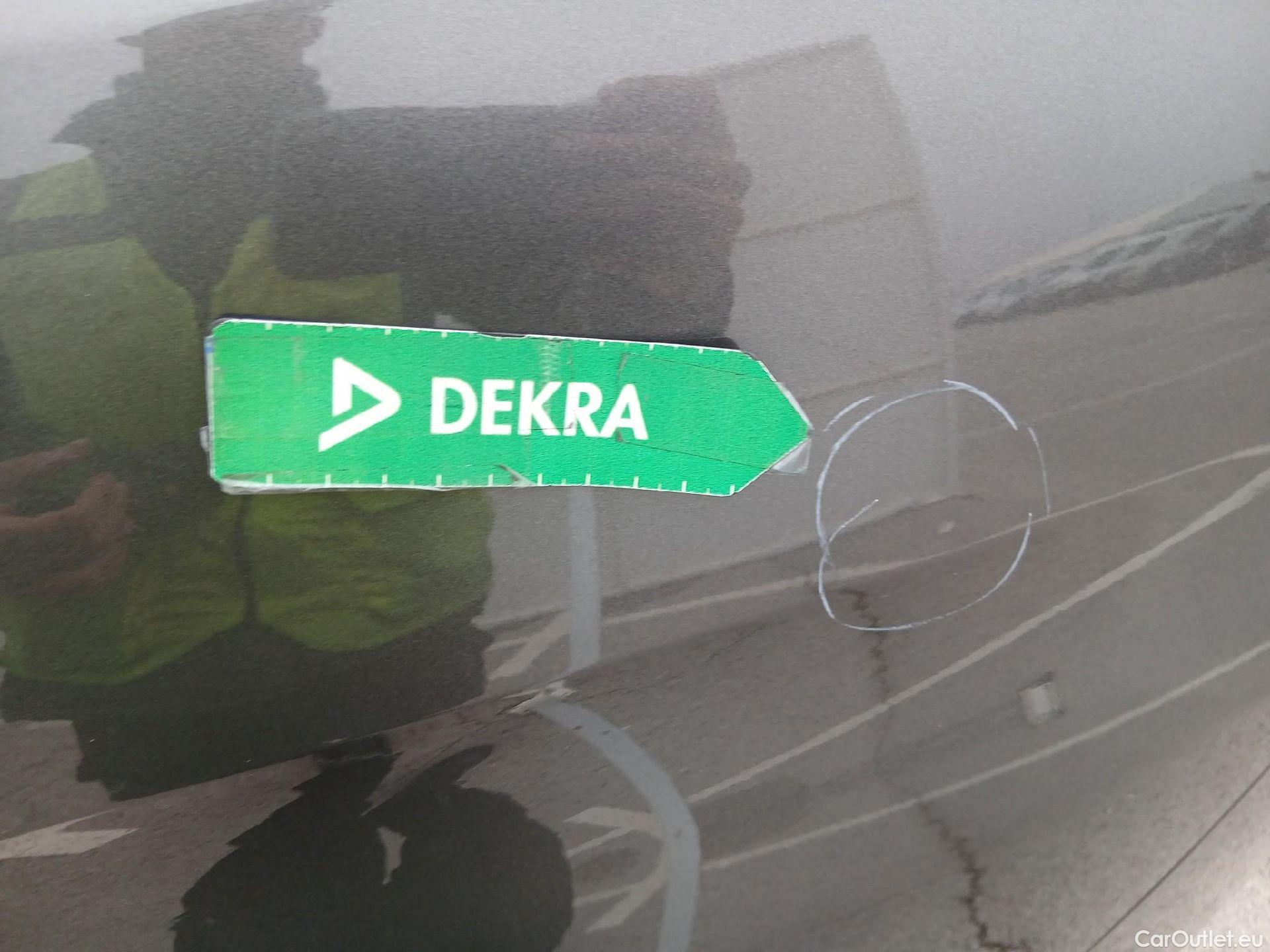  Peugeot  3008 PEUGEOT  / 2020 / 5P / todoterreno 1.5 BlueHDi 96kW (130CV) S&S Allure EAT8 #30