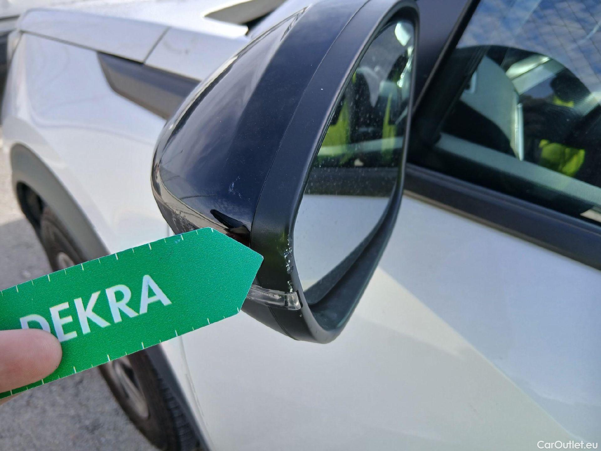  Peugeot  2008 PEUGEOT  / 2019 / 5P / todoterreno Active Puretech 100 S&S BVM6 #21