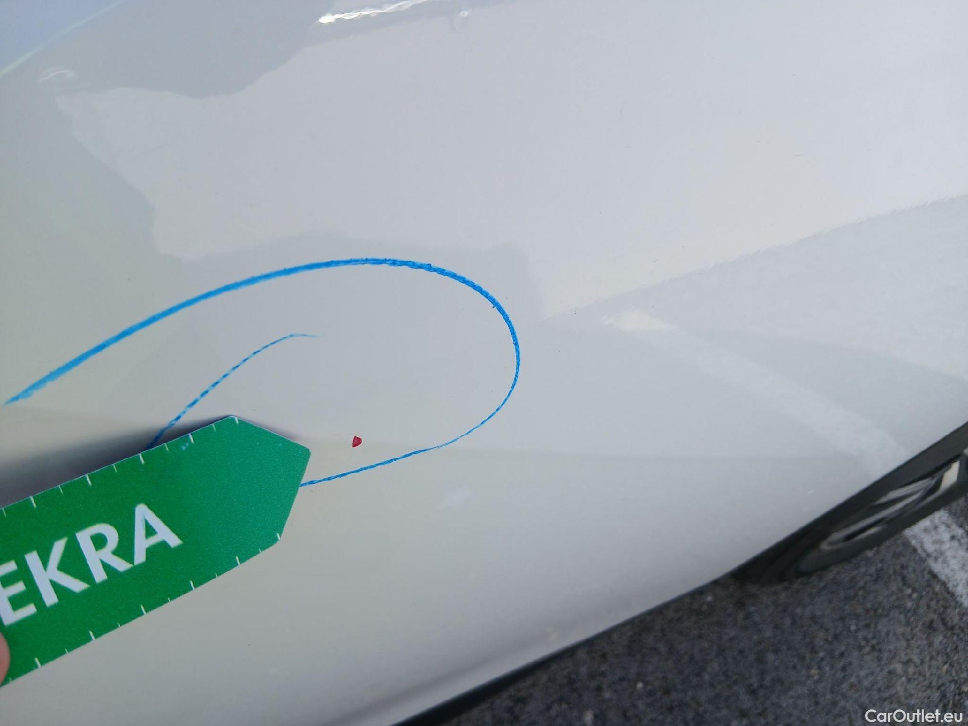  Peugeot  2008 PEUGEOT  / 2019 / 5P / todoterreno Active Puretech 100 S&S BVM6 #23