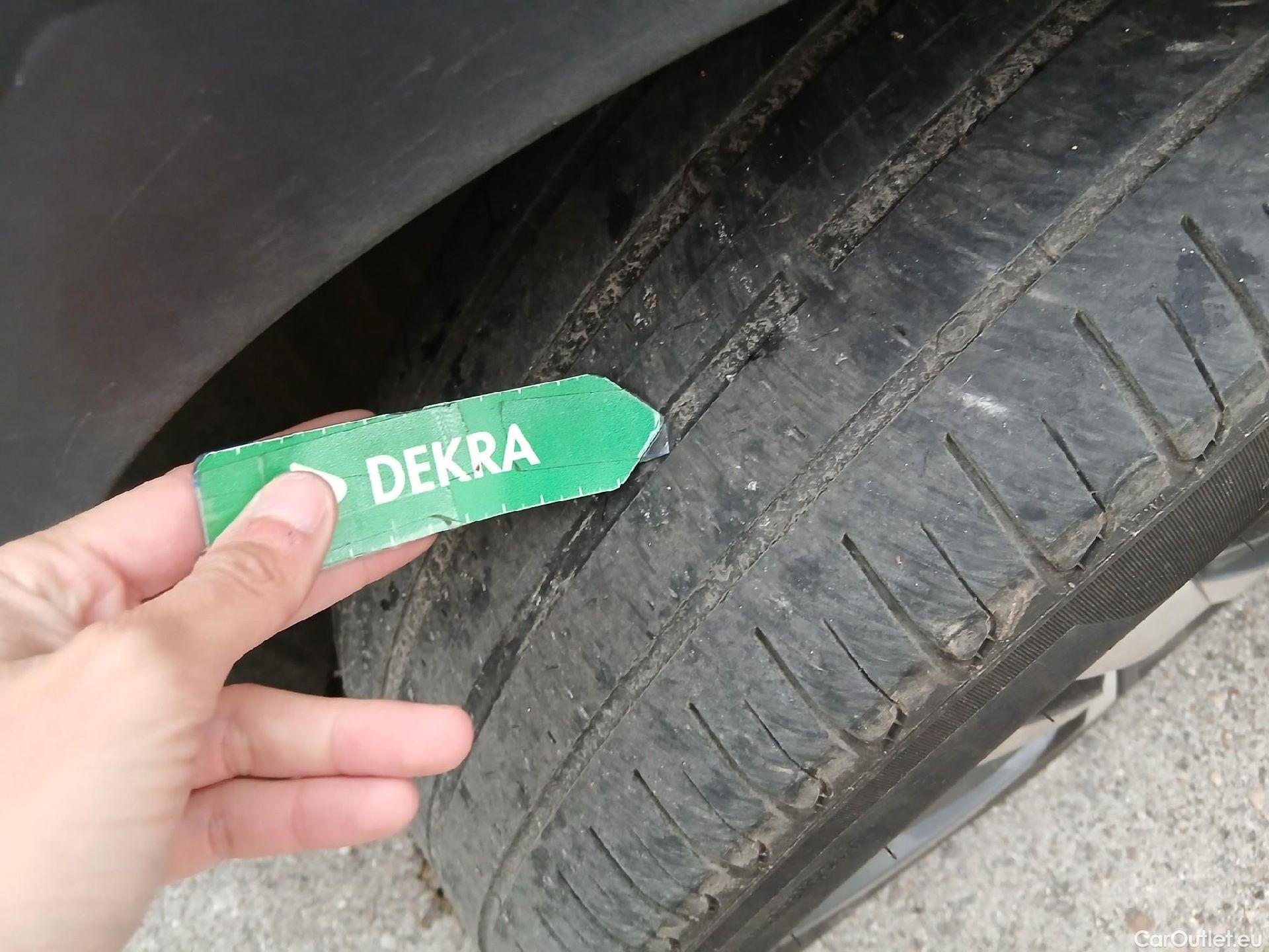  Peugeot  3008 PEUGEOT  / 2020 / 5P / todoterreno 1.5 BlueHDi 96kW (130CV) S&S Allure EAT8 #2