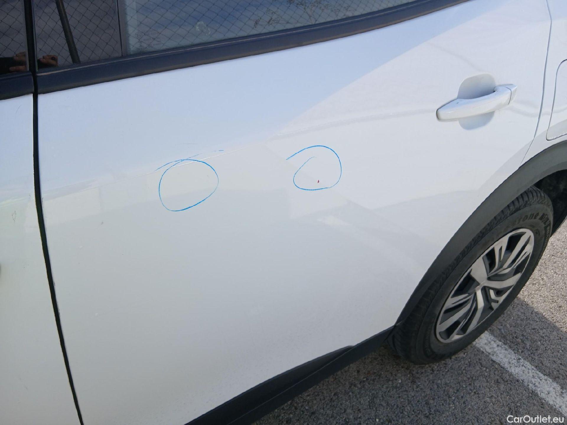  Peugeot  2008 PEUGEOT  / 2019 / 5P / todoterreno Active Puretech 100 S&S BVM6 #22