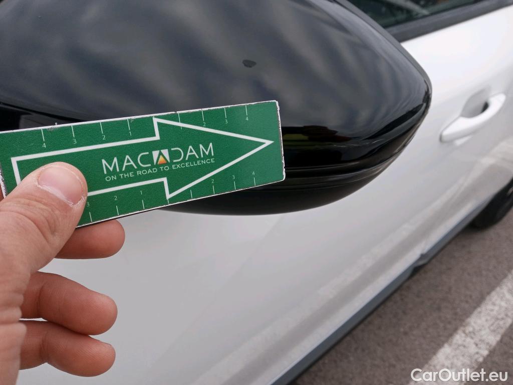  Peugeot  2008 PEUGEOT  / 2019 / 5P / todoterreno Allure BlueHDI 81kW (110CV) #19