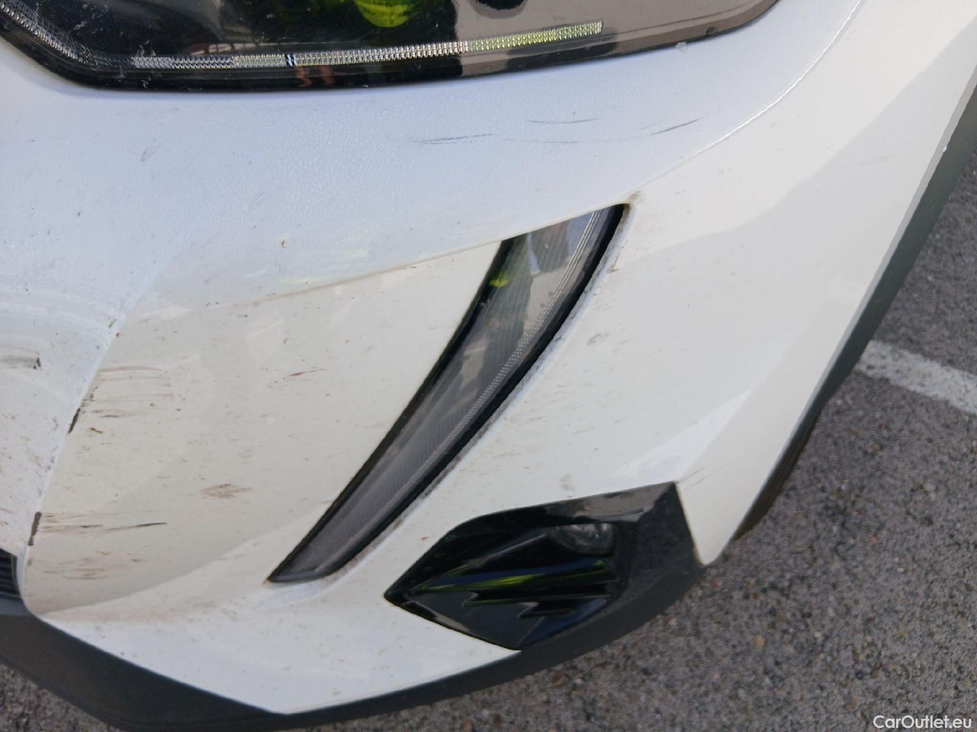  Peugeot  2008 PEUGEOT  / 2019 / 5P / todoterreno Active Puretech 100 S&S BVM6 #11