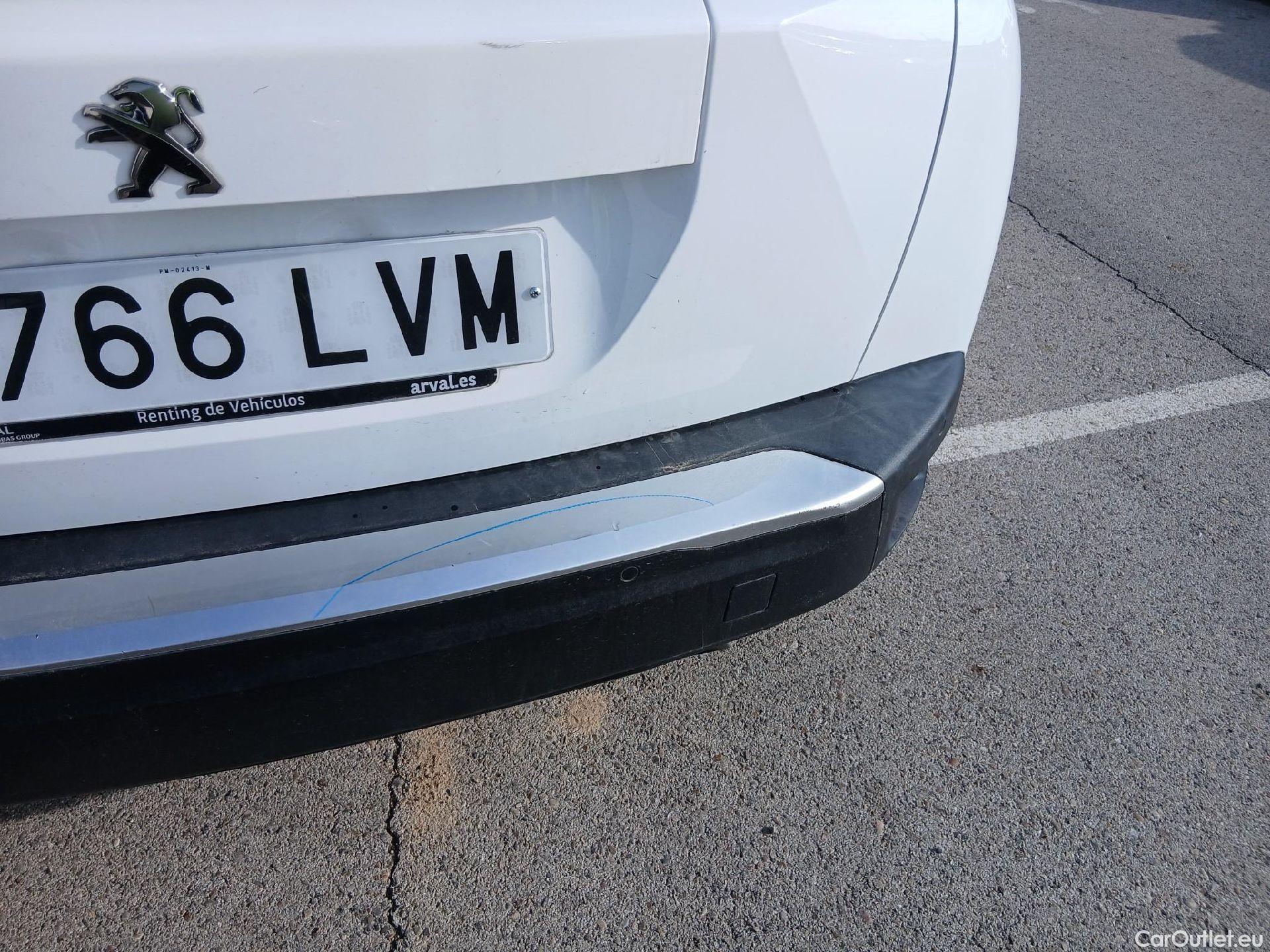  Peugeot  2008 PEUGEOT  / 2019 / 5P / todoterreno Active Puretech 100 S&S BVM6 #25