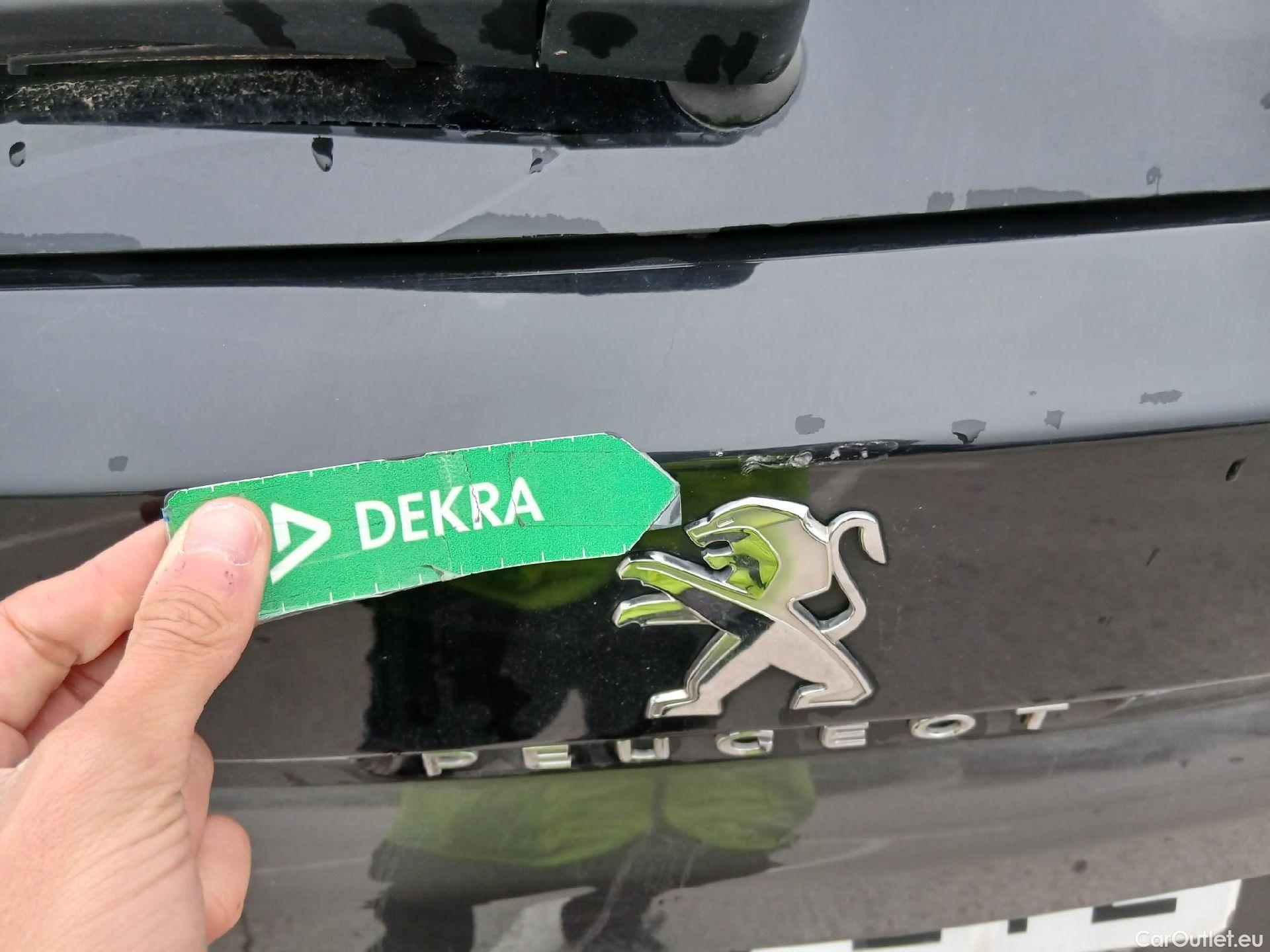  Peugeot  3008 PEUGEOT  / 2020 / 5P / todoterreno 1.5 BlueHDi 96kW (130CV) S&S Allure EAT8 #37