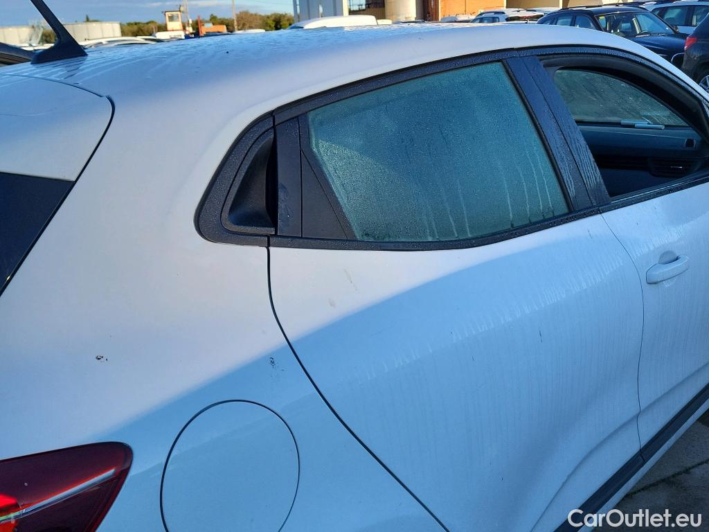  Renault  Clio RENAULT  / 2019 / 5P / berlina con portón Life SCe 49 kW (67CV) #4