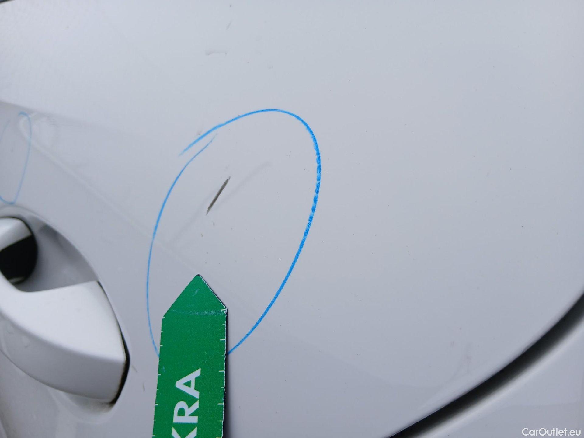  Land Rover  Discovery SEAT Nuevo León / 2020 / 5P / berlina con portón 2.0 TDI 85kW S&S Style #17