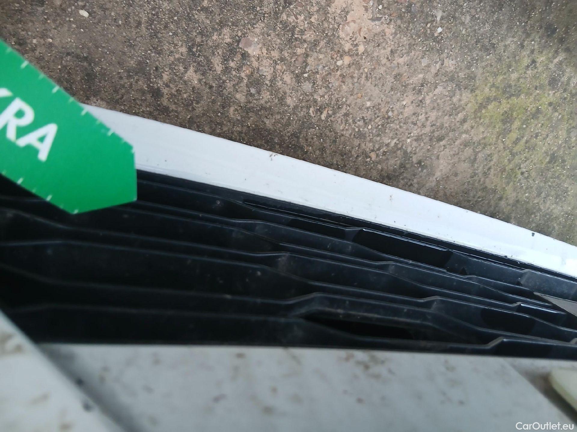  Seat  Ibiza SEAT  / 2017 / 5P / berlina con portón 1.0 MPI 59kW (80CV) Reference Plus(SP) #8