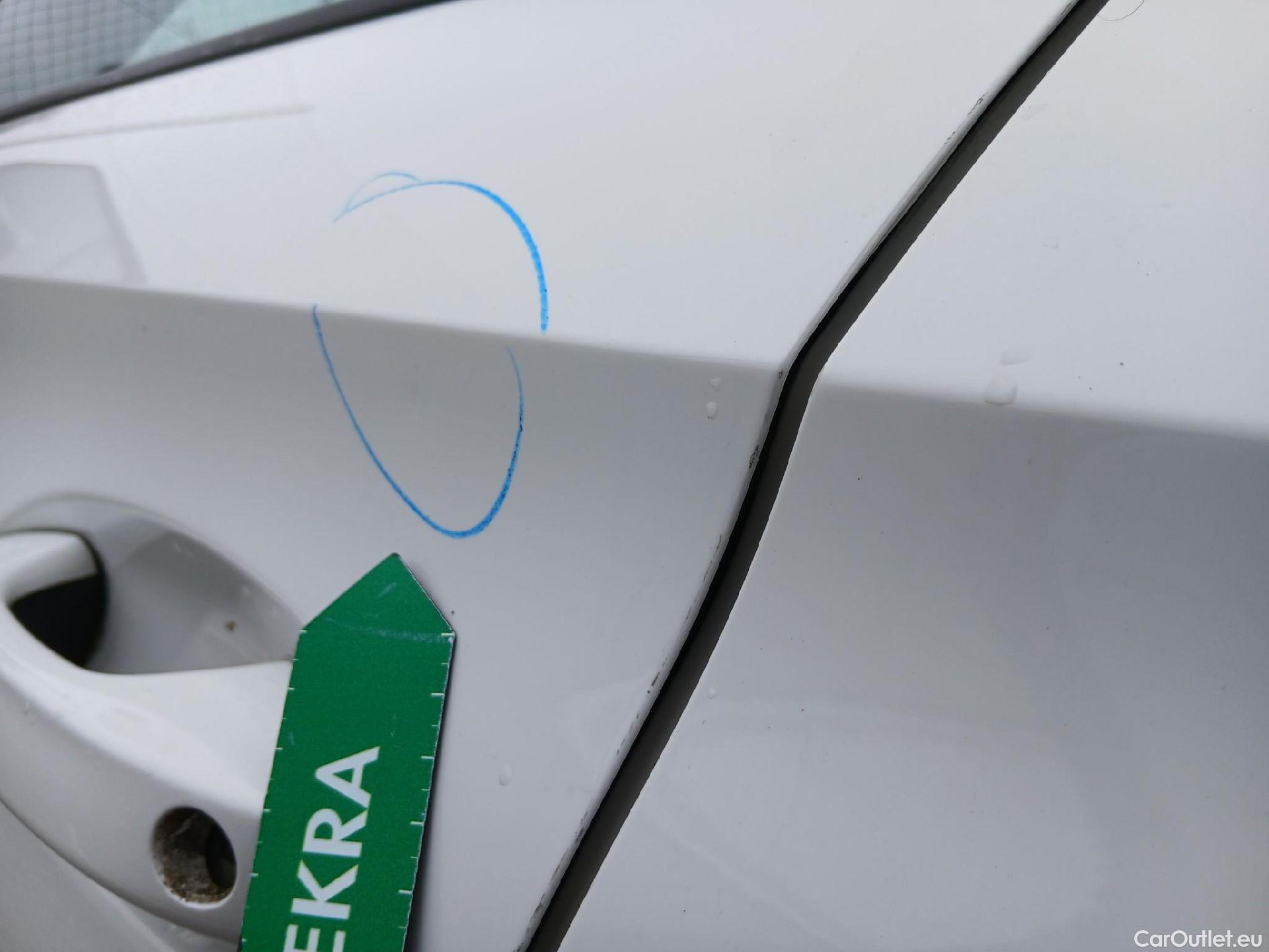  Land Rover  Discovery SEAT Nuevo León / 2020 / 5P / berlina con portón 2.0 TDI 85kW S&S Style #15