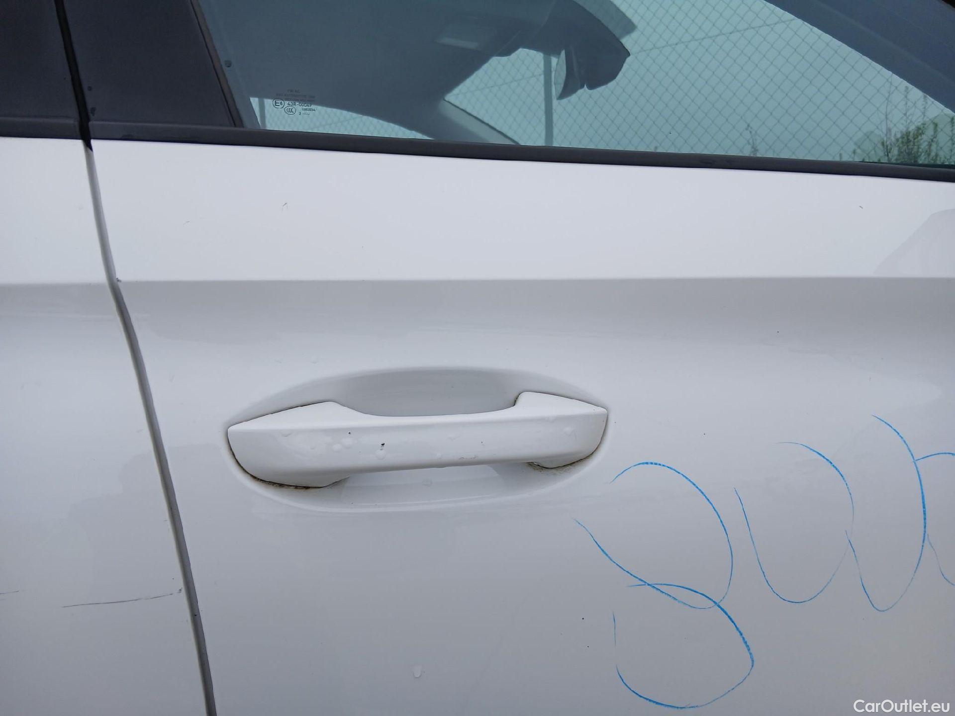  Land Rover  Discovery SEAT Nuevo León / 2020 / 5P / berlina con portón 2.0 TDI 85kW S&S Style #40