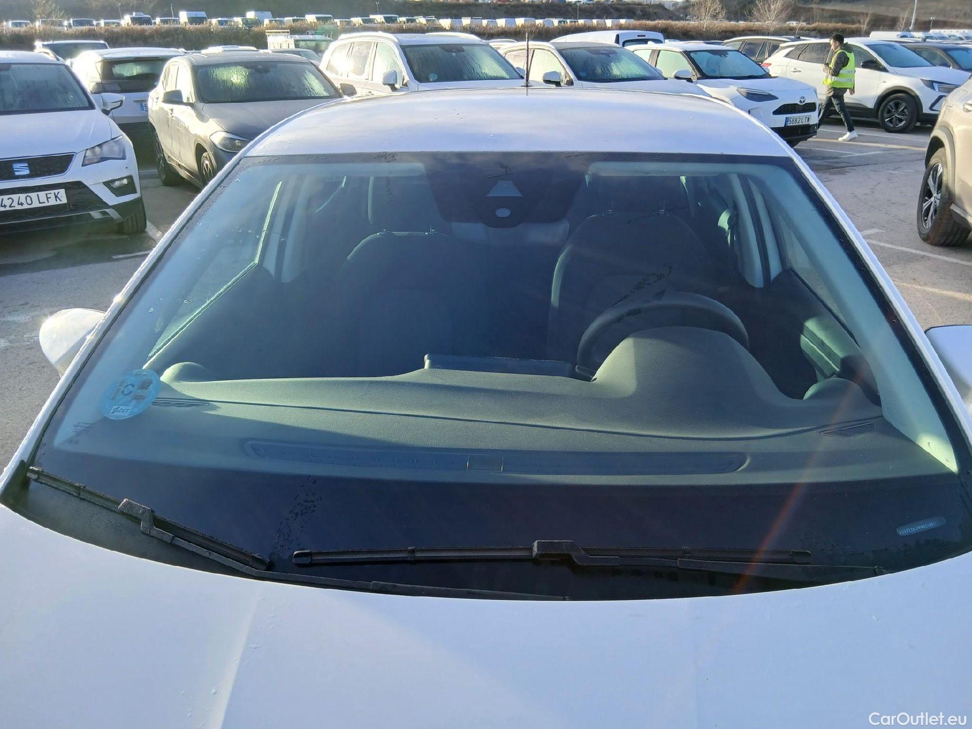  Seat  Ibiza SEAT  / 2017 / 5P / berlina con portón 1.0 MPI 59kW (80CV) Reference Plus(SP) #1