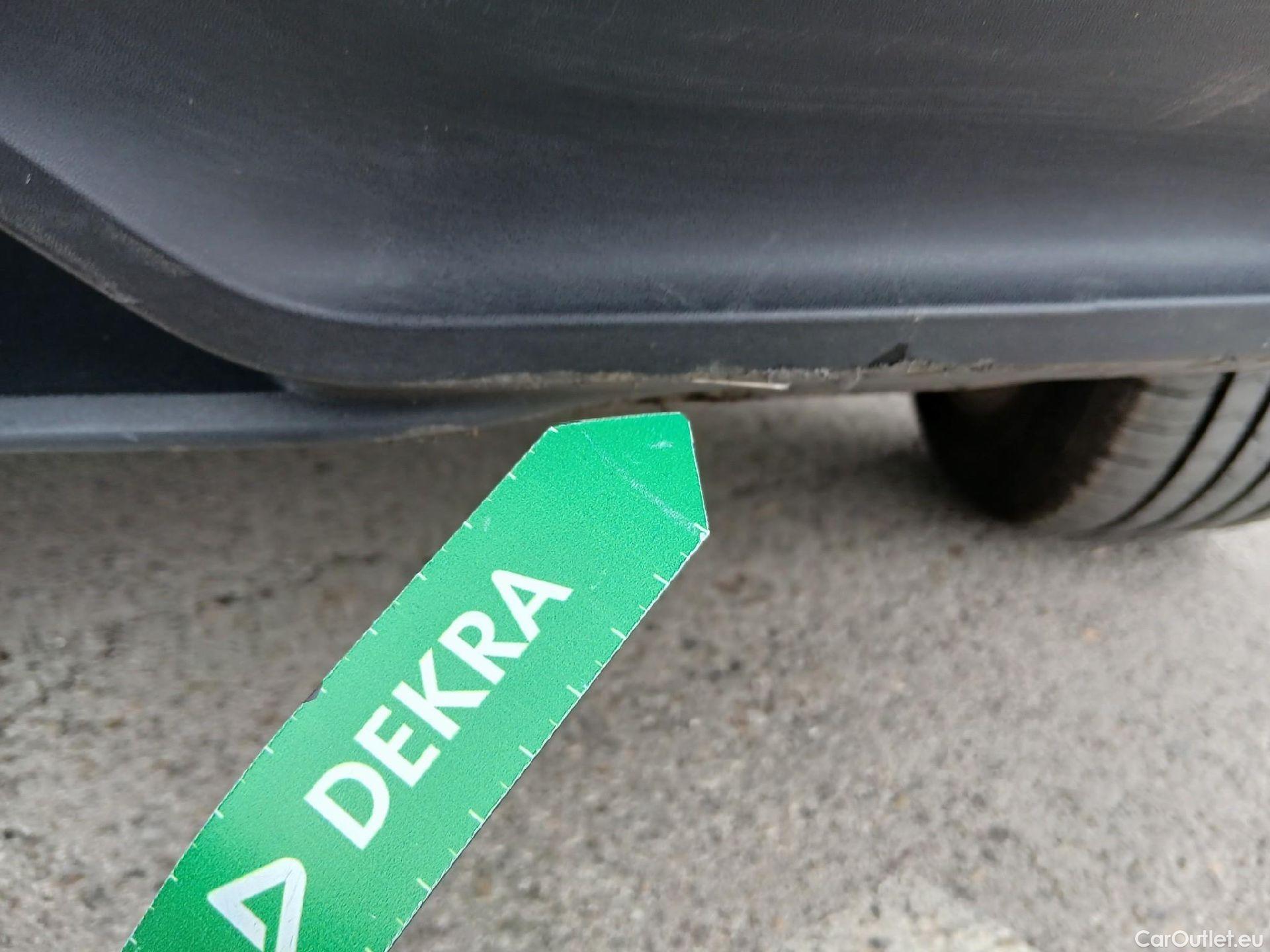  Land Rover  Discovery SEAT Nuevo León / 2020 / 5P / berlina con portón 2.0 TDI 85kW S&S Style #28