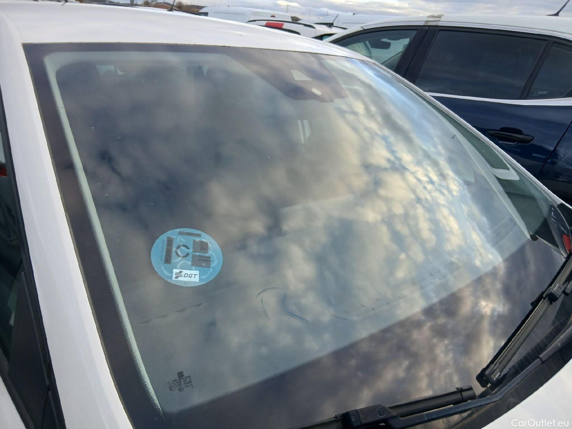  Seat  Ibiza SEAT  / 2017 / 5P / berlina con portón 1.0 MPI 59kW (80CV) Reference Plus(SP) #3