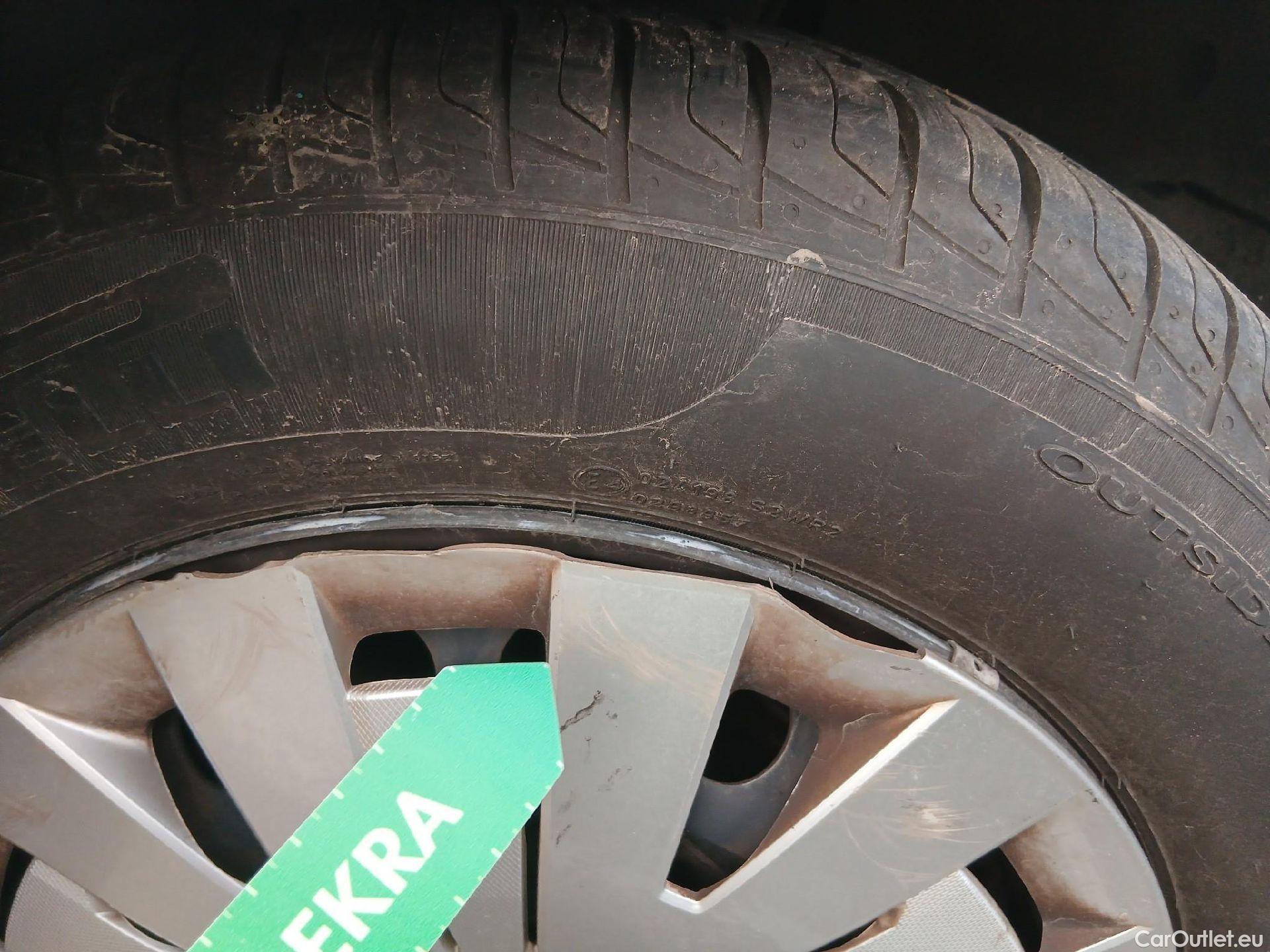  Seat  Ibiza SEAT  / 2017 / 5P / berlina con portón 1.0 MPI 59kW (80CV) Reference Plus(SP) #2