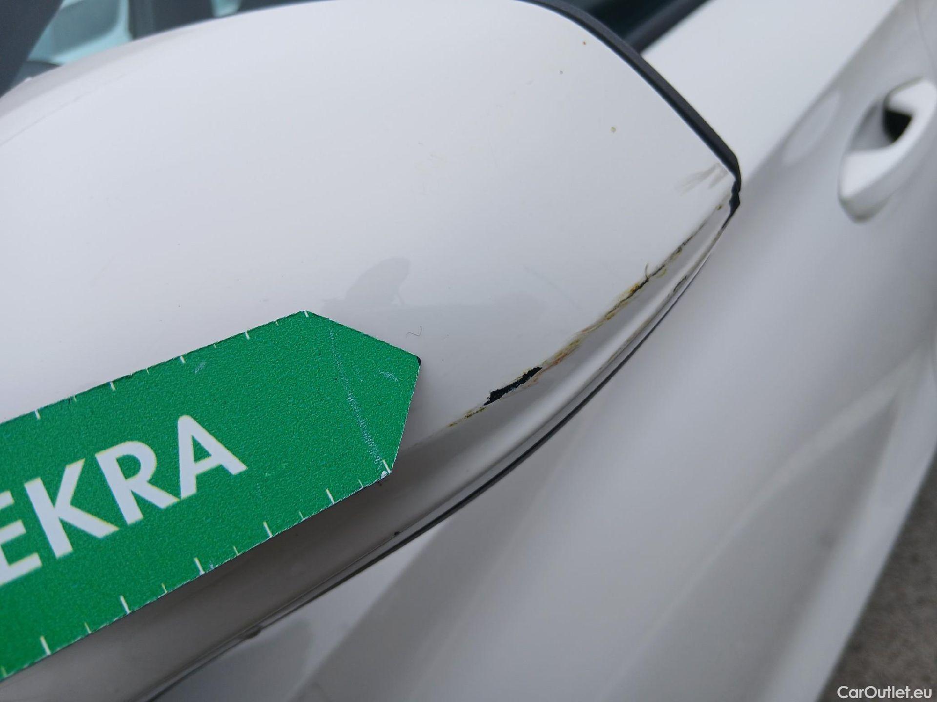  Land Rover  Discovery SEAT Nuevo León / 2020 / 5P / berlina con portón 2.0 TDI 85kW S&S Style #14