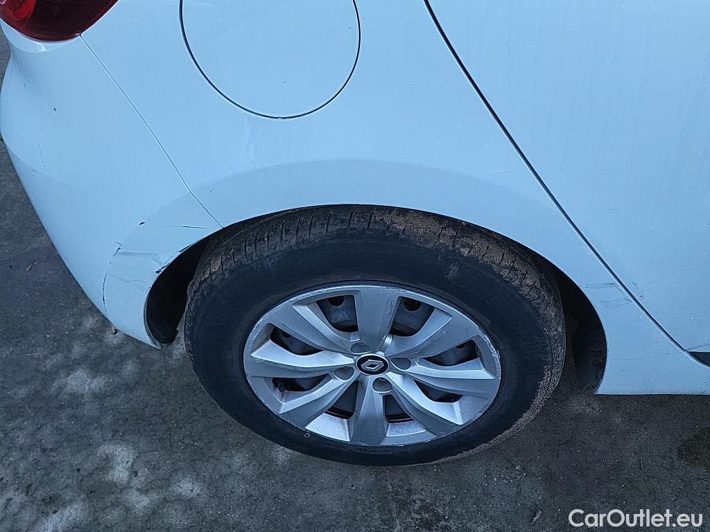  Renault  Clio RENAULT  / 2019 / 5P / berlina con portón Life SCe 49 kW (67CV) #15