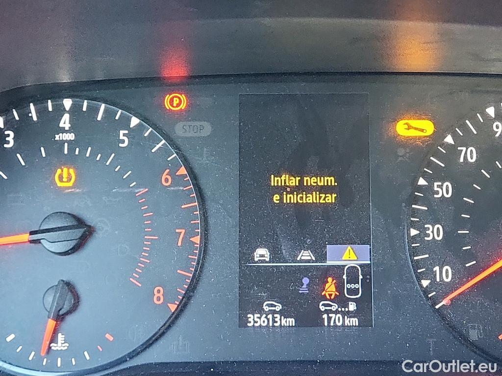  Renault  Clio RENAULT  / 2019 / 5P / berlina con portón Life SCe 49 kW (67CV) #25