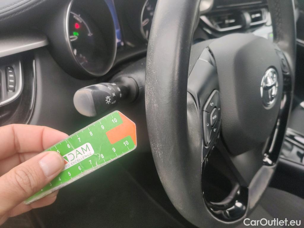  Toyota  C-HR TOYOTA  / 2016 / 5P / todoterreno 1.8 125H Advance (CX) #16