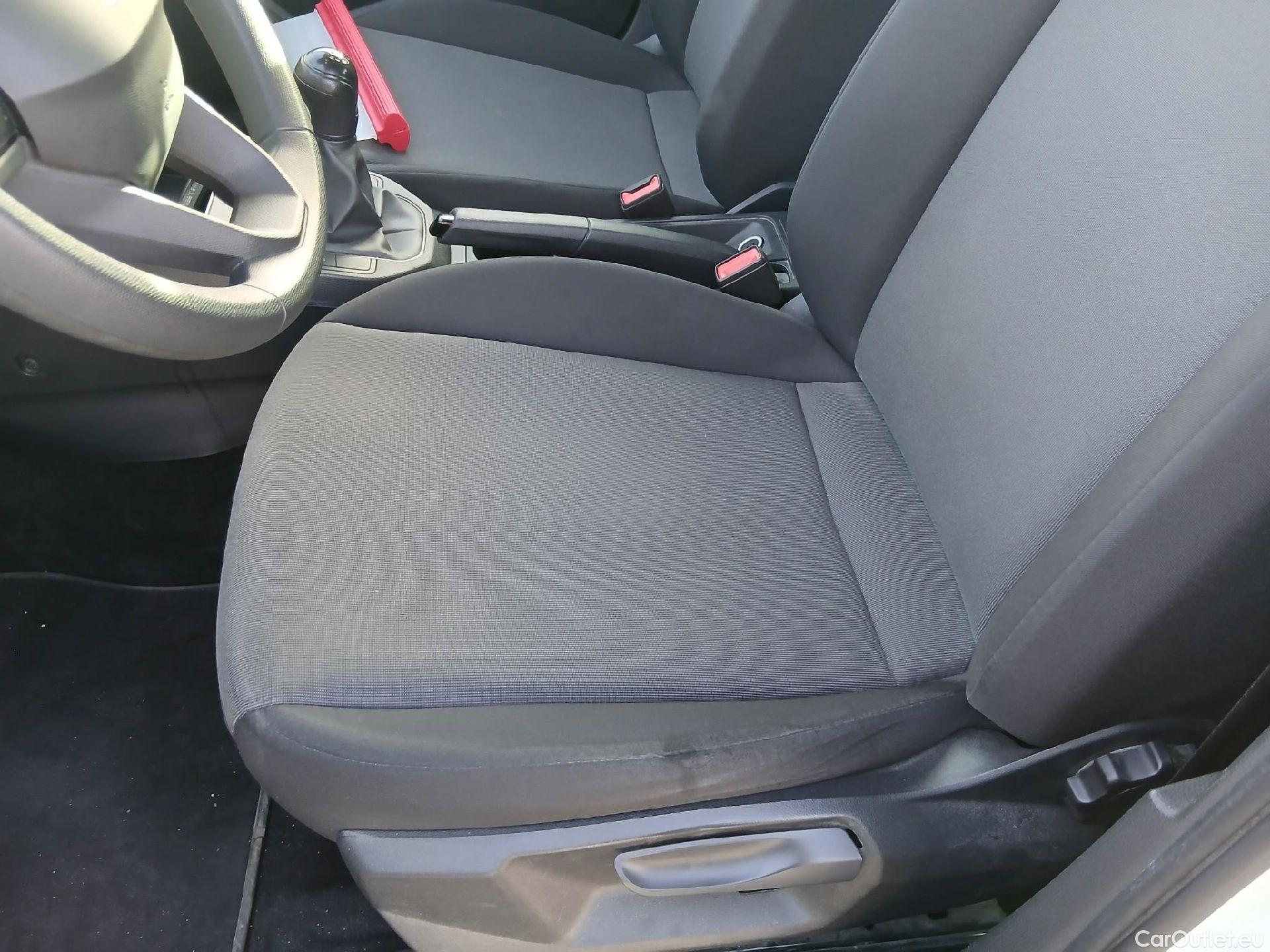  Seat  Ibiza SEAT  / 2017 / 5P / berlina con portón 1.0 MPI 59kW (80CV) Reference Plus(SP) #7