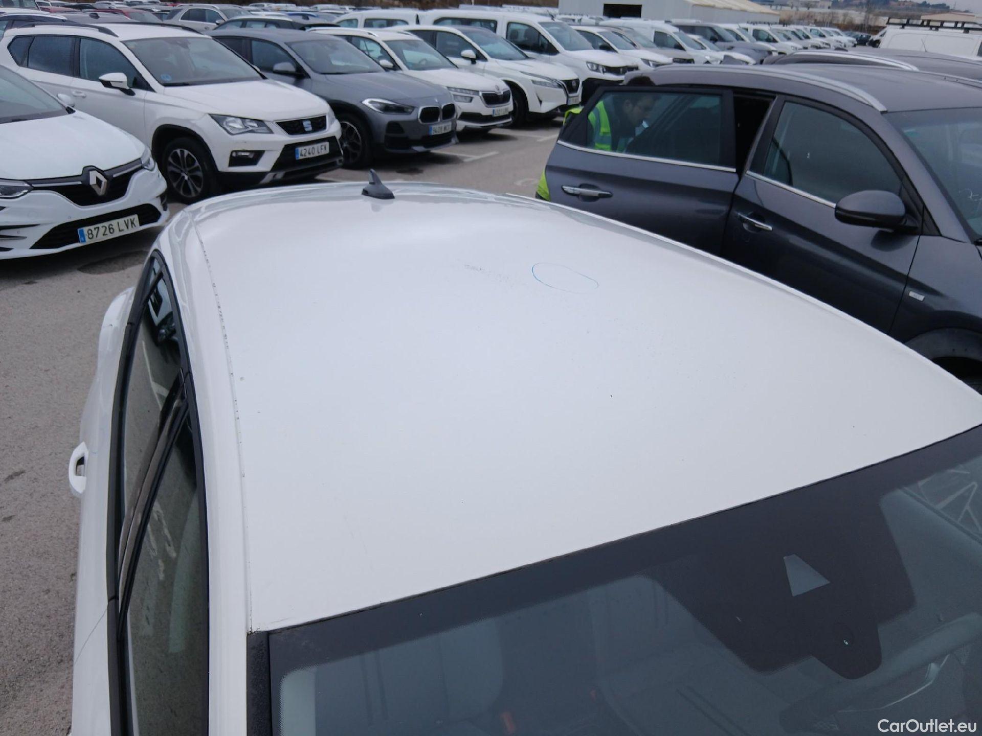  Land Rover  Discovery SEAT Nuevo León / 2020 / 5P / berlina con portón 2.0 TDI 85kW S&S Style #46