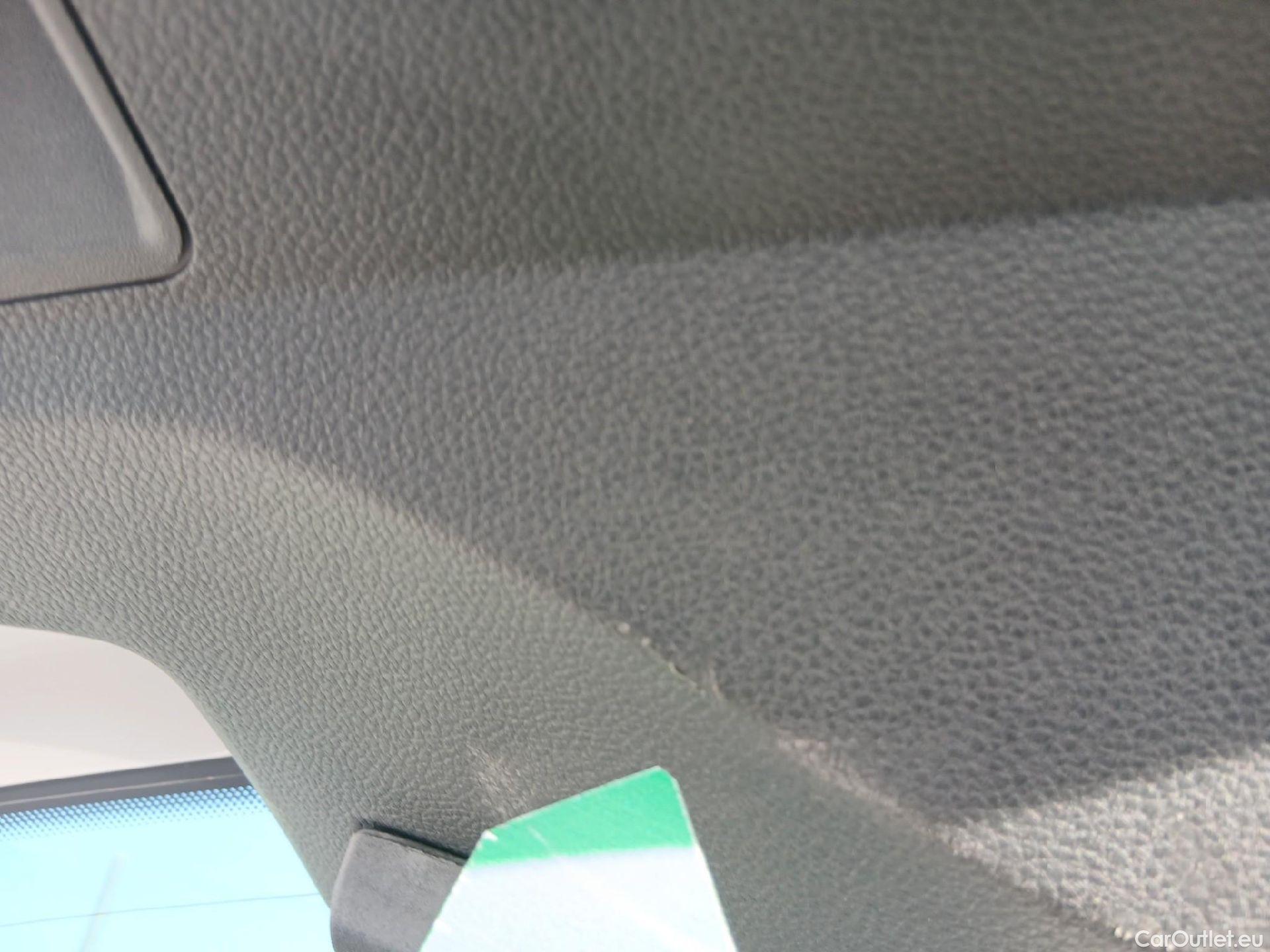  Seat  Ibiza SEAT  / 2017 / 5P / berlina con portón 1.0 MPI 59kW (80CV) Reference Plus(SP) #19