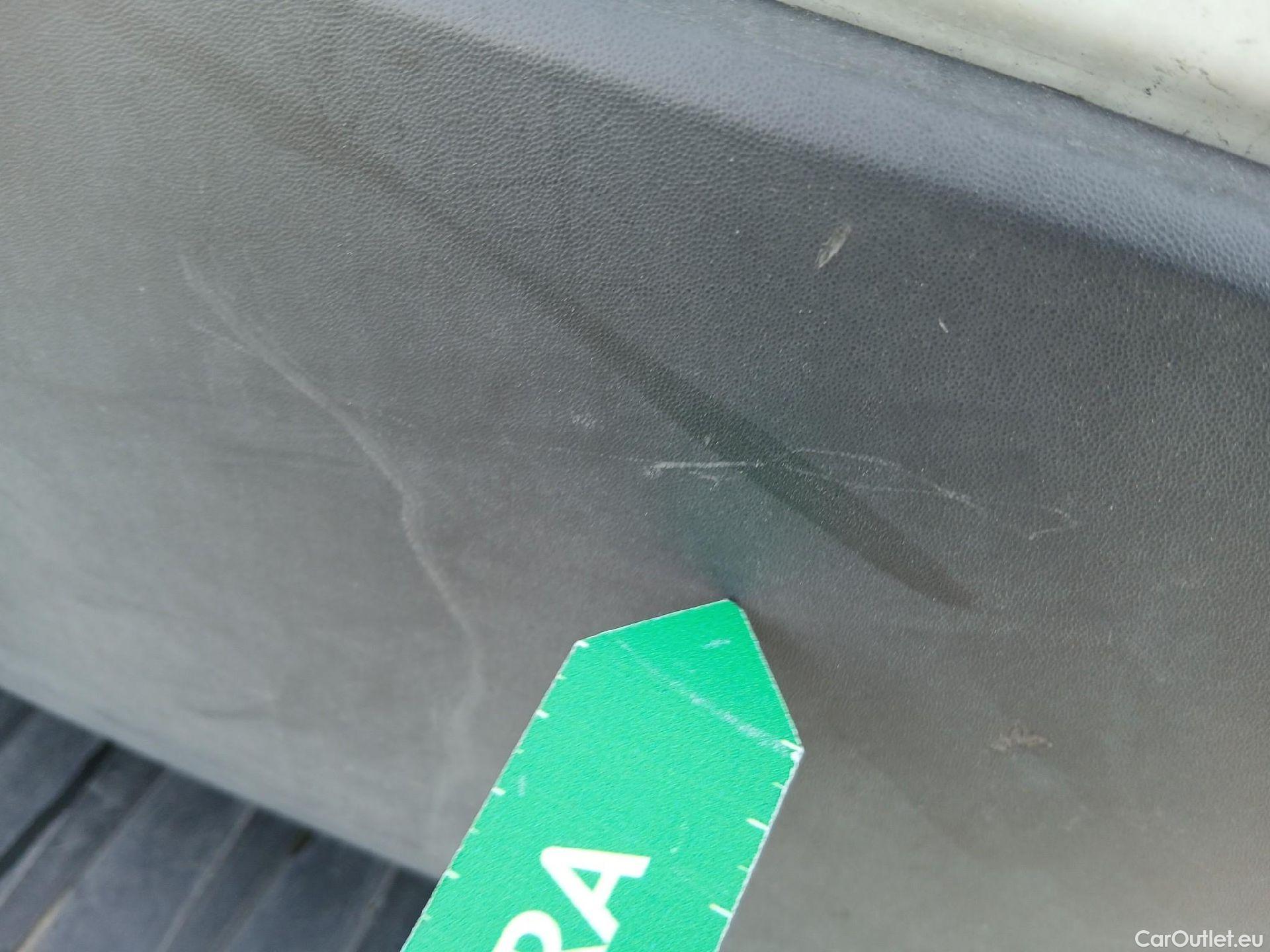  Ford  Transit FORD  / 2013 / 4P / furgón 350 96kW L3H2 Van Trend FWD #32