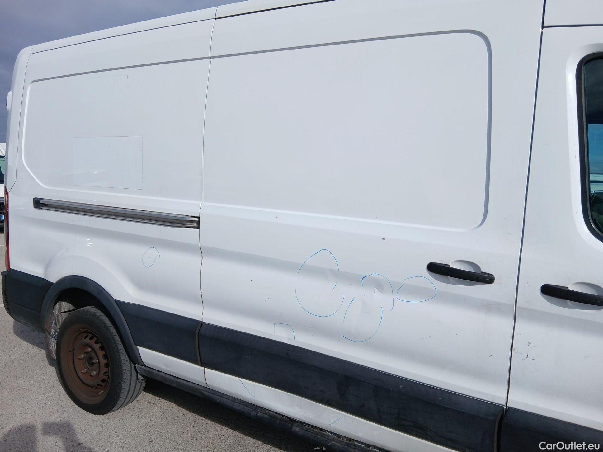  Ford  Transit FORD  / 2013 / 4P / furgón 350 96kW L3H2 Van Trend FWD #39