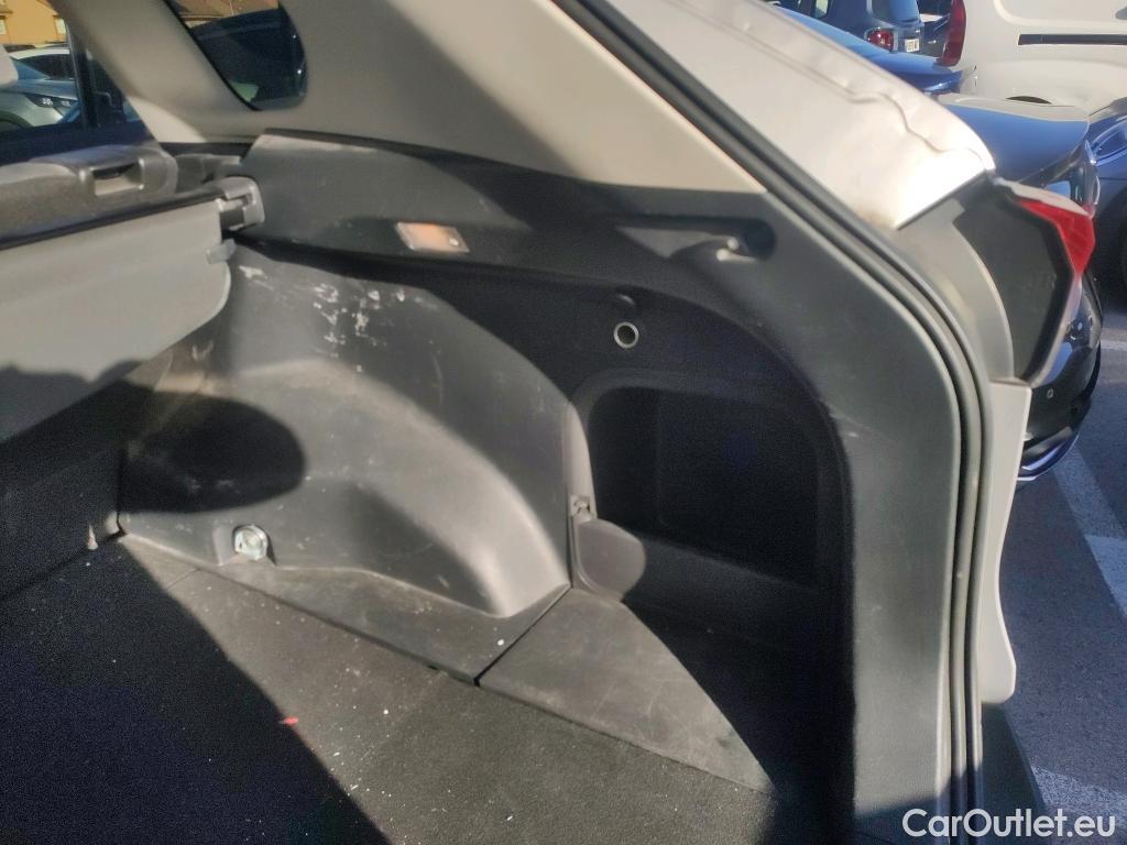  Toyota  RAV4 TOYOTA  / 2018 / 5P / todoterreno 2.5l Advance #18