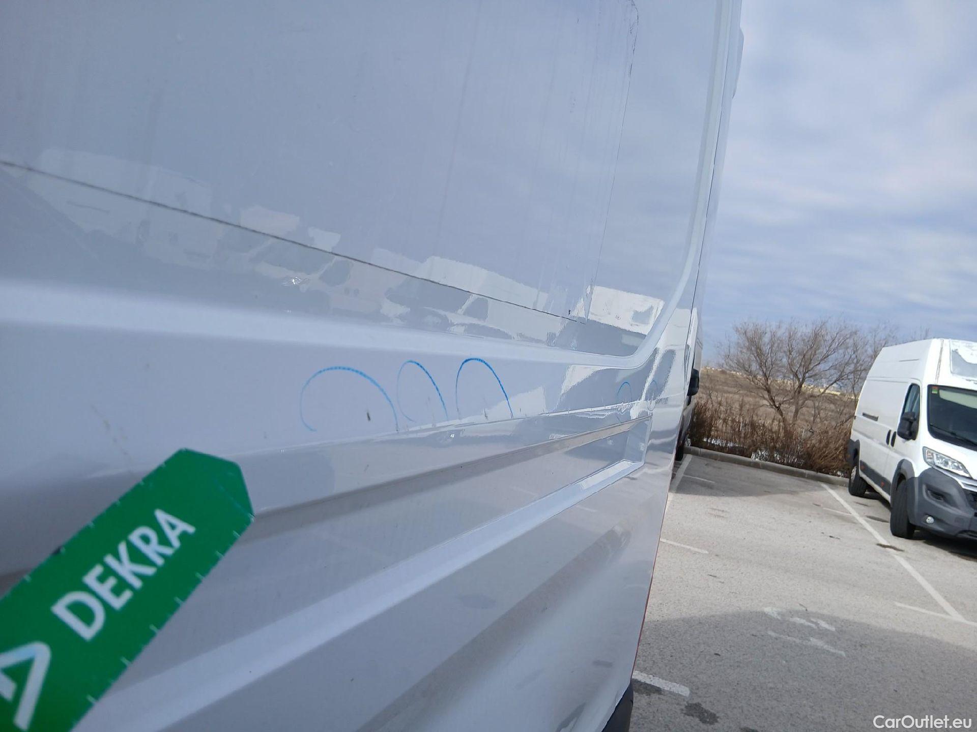  Ford  Transit FORD  / 2013 / 4P / furgón 350 96kW L3H2 Van Trend FWD #18