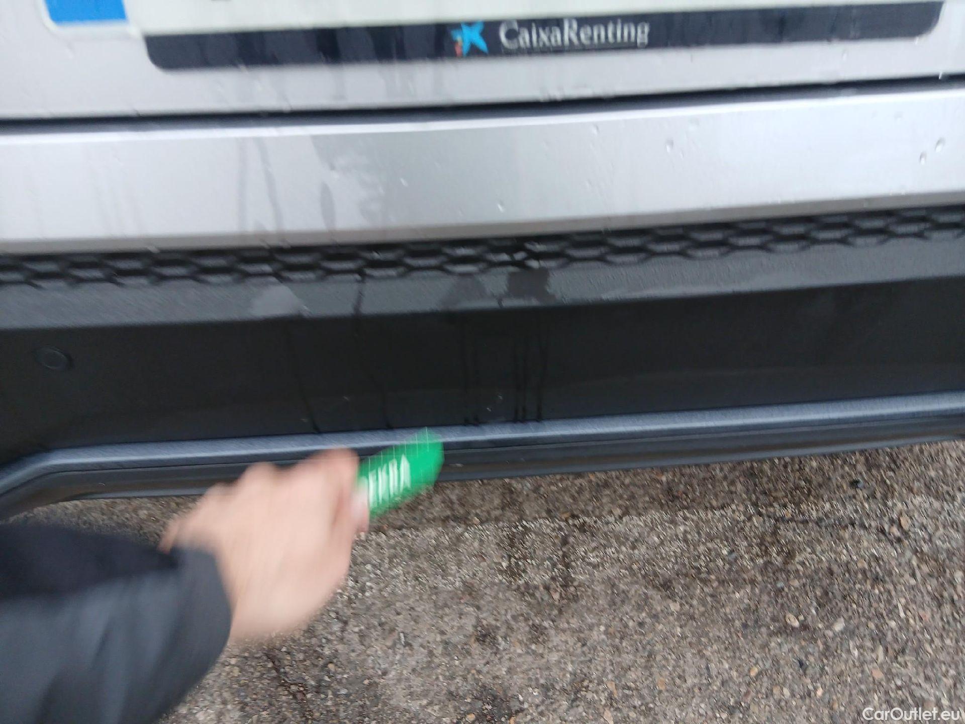  Land Rover  Discovery TOYOTA C-HR / 2023 / 5P / todoterreno 2.0 200H Advance #4