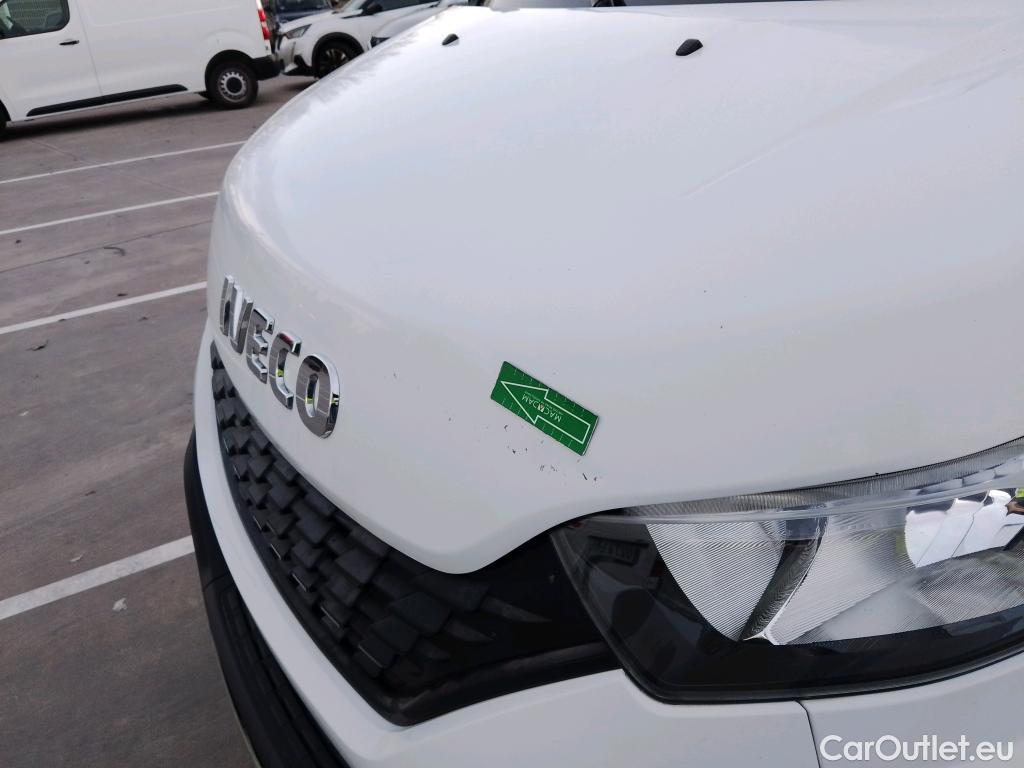  Iveco  Daily IVECO  / 2019 / 2P / chasis cabina 35C 16H 3750 CAJA ISOTERMO TRAMPILLA ZEPRO 750 KG + EQUIPO FRIO Y CONGELADO CARRIER city max #1