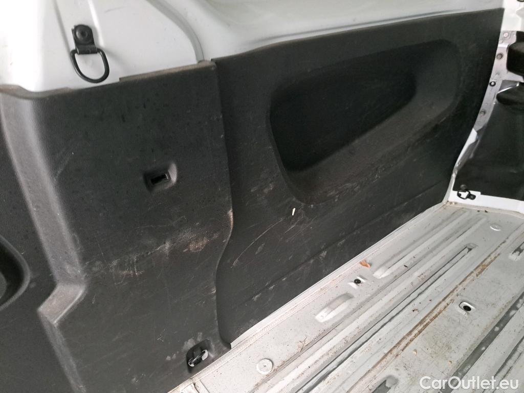  Nissan  NV300 NISSAN  / 2016 / 4P / furgón 2.0dCi 88kW (120CV) L2H1 1,2T Optima #49