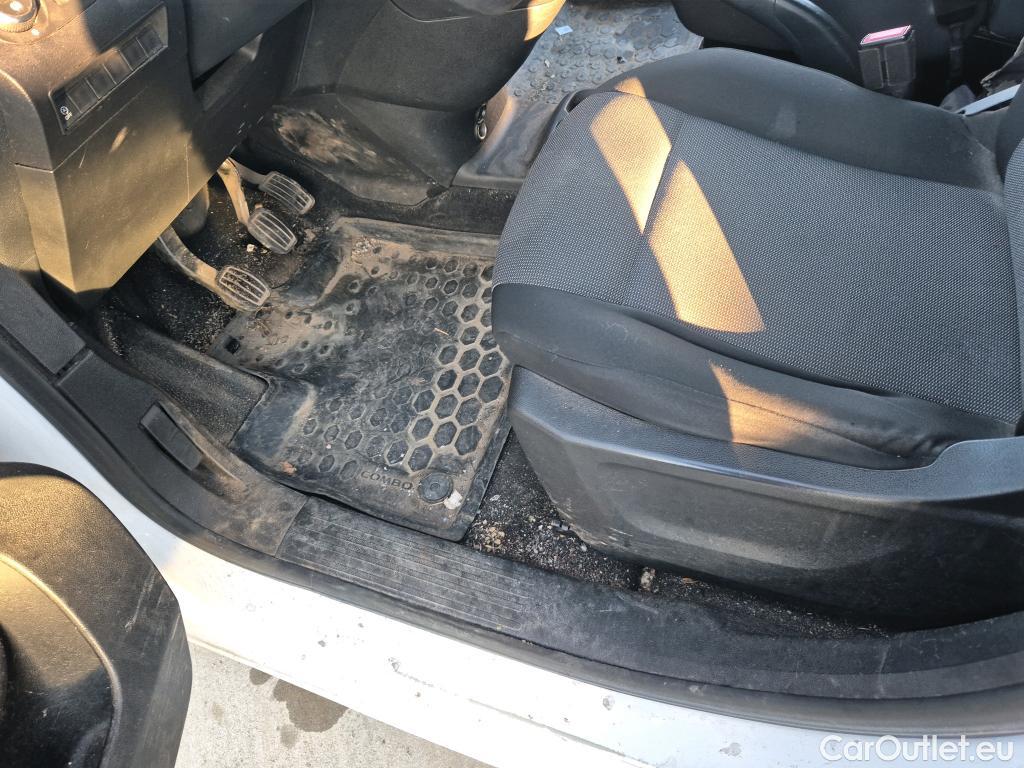  Opel  Combo OPEL  / 2018 / 3P / furgón derivado de turismo 1.6 TD S/S 74kW (100CV) Express L H1 650 #39