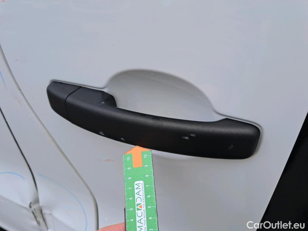  Nissan  NV300 NISSAN  / 2016 / 4P / furgón 2.0dCi 88kW (120CV) L2H1 1,2T Optima #41