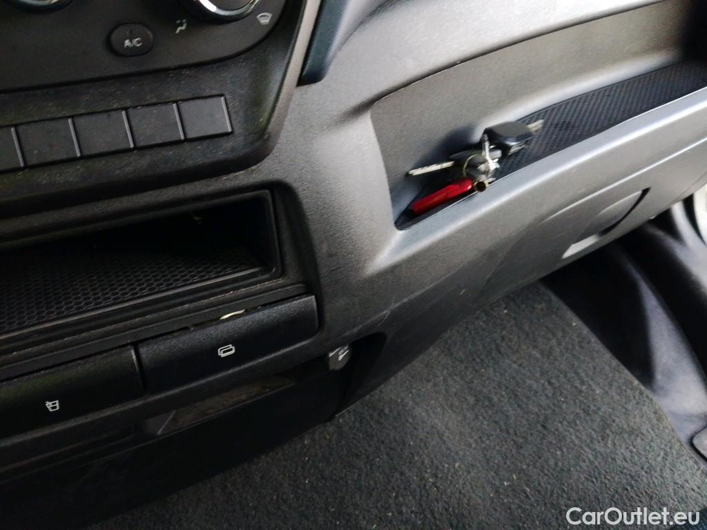  Iveco  Daily IVECO  / 2019 / 2P / chasis cabina 35C 16H 3750 CAJA ISOTERMO TRAMPILLA ZEPRO 750 KG + EQUIPO FRIO Y CONGELADO CARRIER city max #9