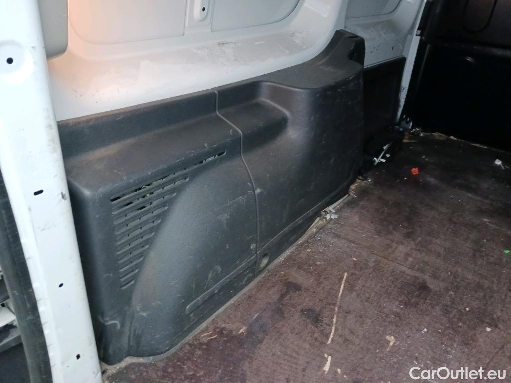  Nissan  NV200 NISSAN NV250 / 2019 / 4P / furgón 2pl 1.5dCi 70 kW (95 CV) L2H1 COMFORT #35