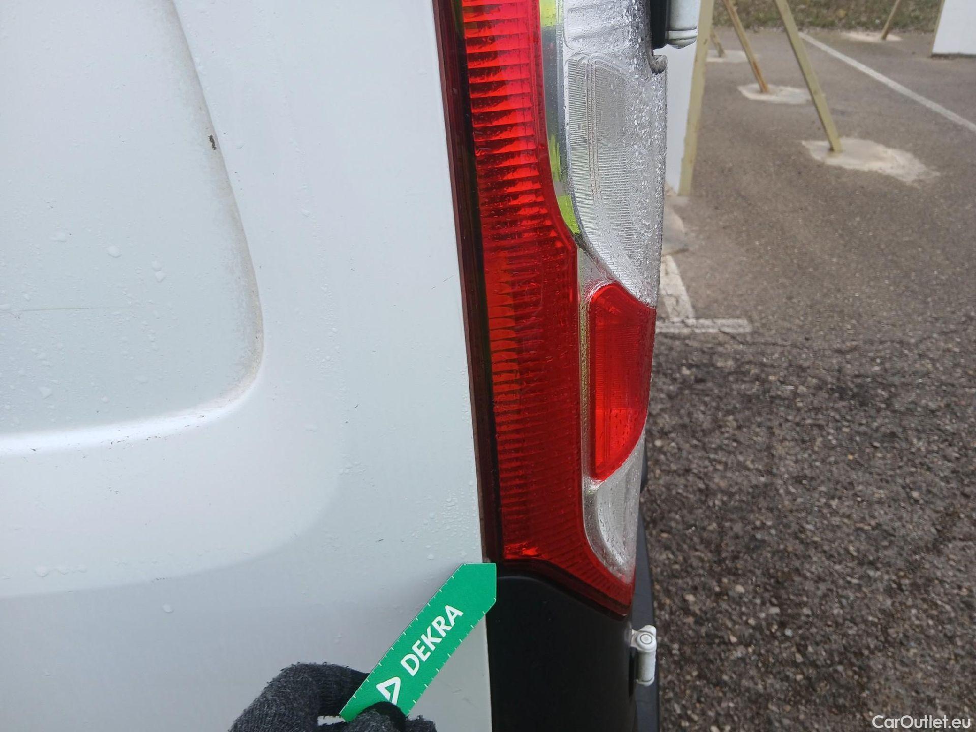  Renault  Kangoo RENAULT  Furgón/2013/3P/furgón derivado de turismo Profesional Blue dCi 70kW (95CV) #14