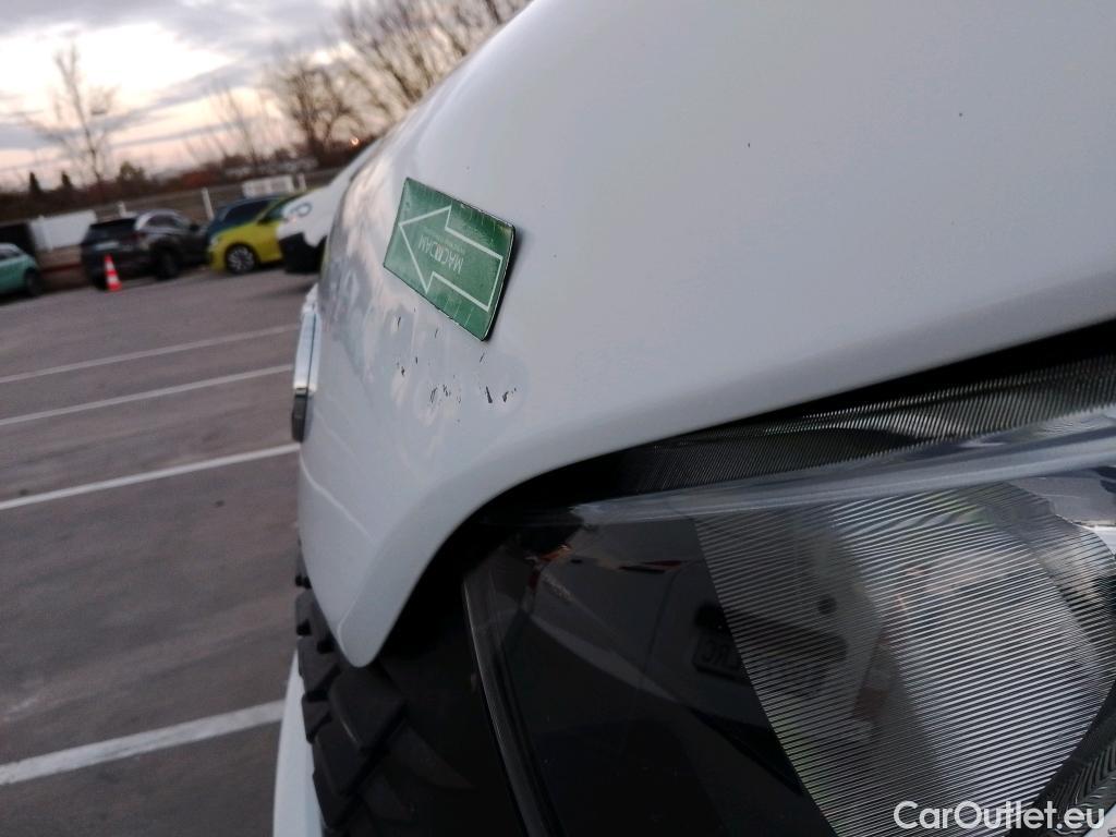  Iveco  Daily IVECO  / 2019 / 2P / chasis cabina 35C 16H 3750 CAJA ISOTERMO TRAMPILLA ZEPRO 750 KG + EQUIPO FRIO Y CONGELADO CARRIER city max #2