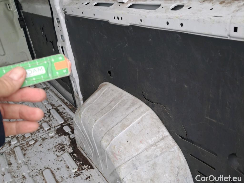  Opel  Movano OPEL  / 2021 / 4P / furgón Base L2H2 3.5T 2.2 BHDi 88kW #28