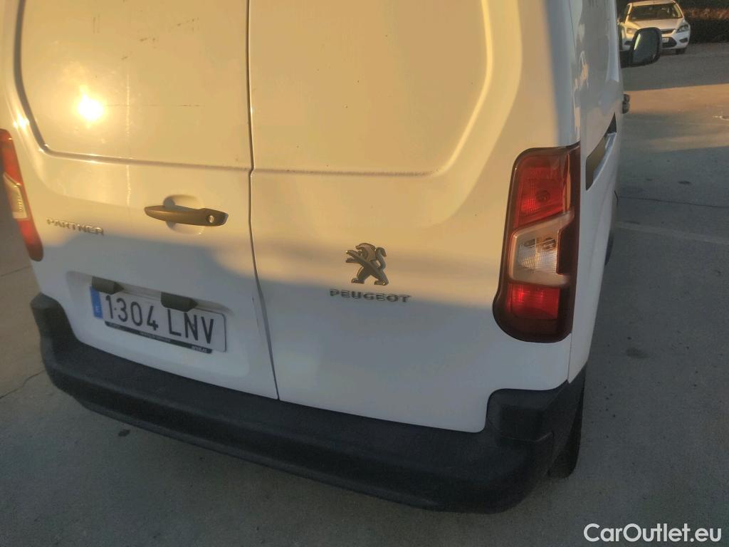  Peugeot  Partner PEUGEOT  / 2018 / 4P / furgón derivado de turismo Premium Standard 600kg BlueHDi 73kW #3