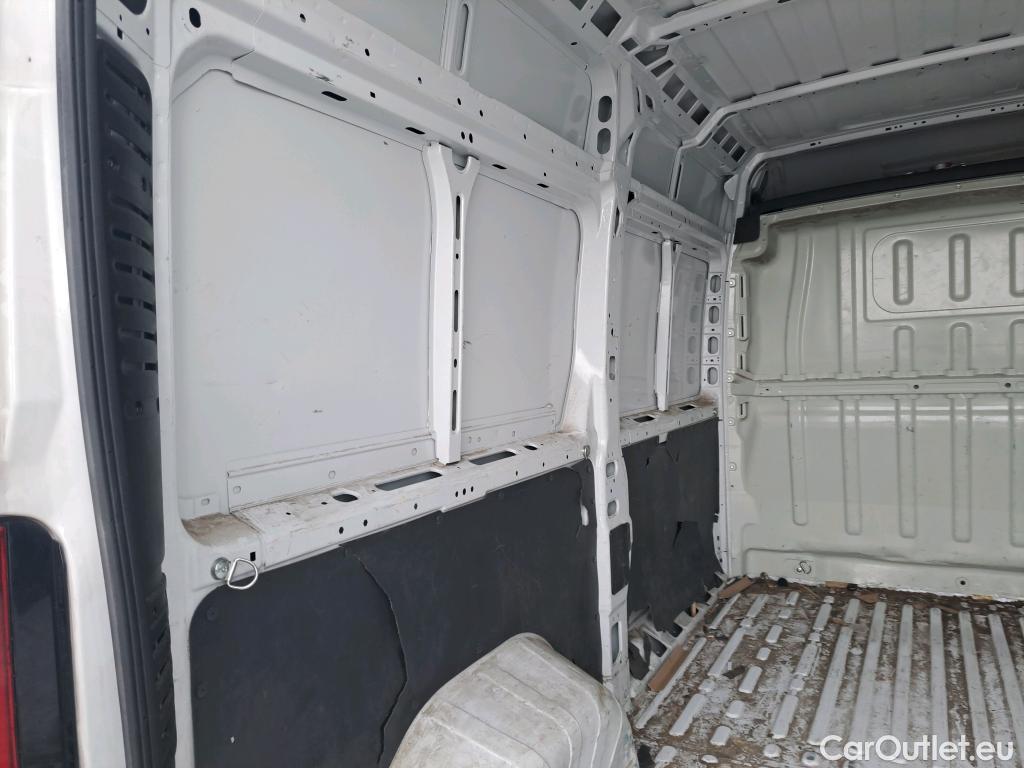  Opel  Movano OPEL  / 2021 / 4P / furgón Base L2H2 3.5T 2.2 BHDi 88kW #16