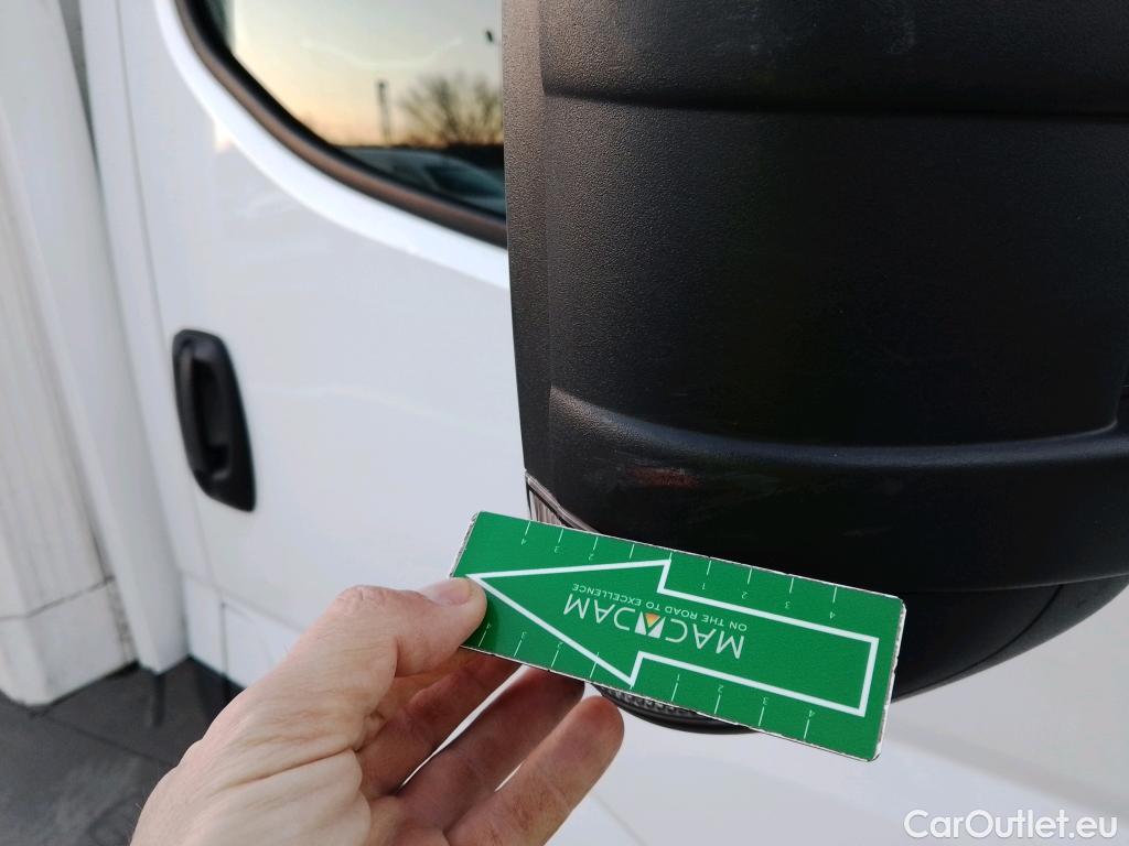  Iveco  Daily IVECO  / 2019 / 2P / chasis cabina 35C 16H 3750 CAJA ISOTERMO TRAMPILLA ZEPRO 750 KG + EQUIPO FRIO Y CONGELADO CARRIER city max #30