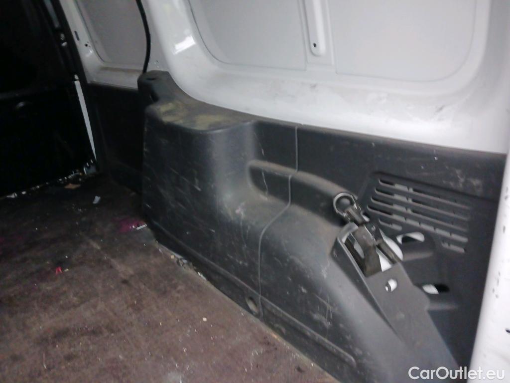  Nissan  NV200 NISSAN NV250 / 2019 / 4P / furgón 2pl 1.5dCi 70 kW (95 CV) L2H1 COMFORT #48