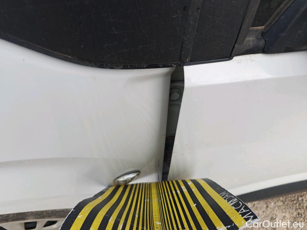  Opel  Combo OPEL  Life / 2018 / 5P / combi 1.5 TD 75kW (100CV) S/S Edition L (IND) #3