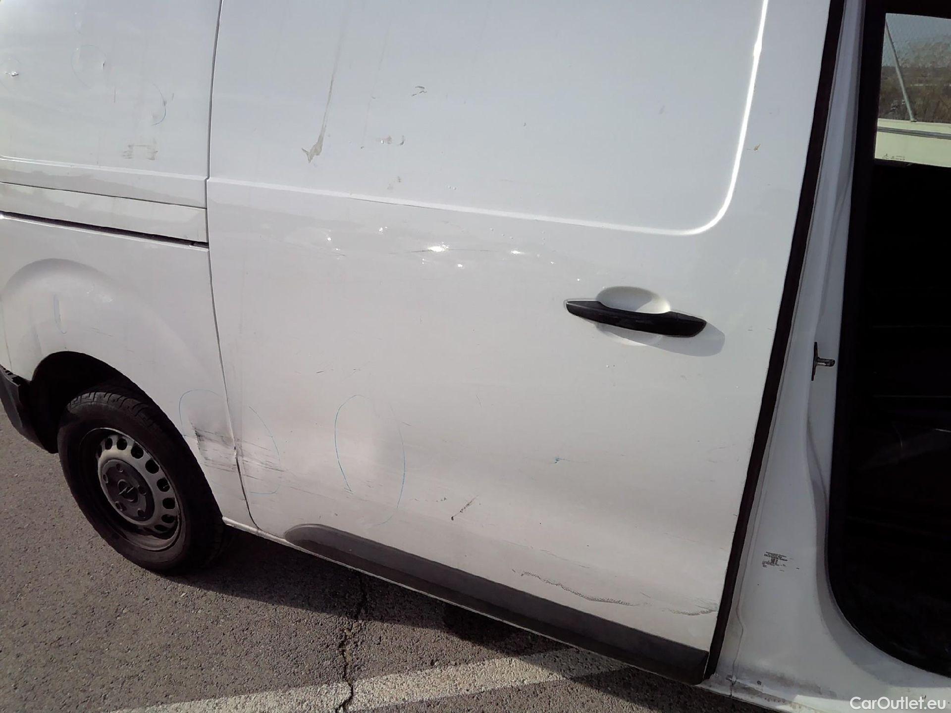  Opel  Vivaro OPEL  / 2019 / 4P / furgón 2.0 Diésel 88kW (120CV) M Inc. Express #51