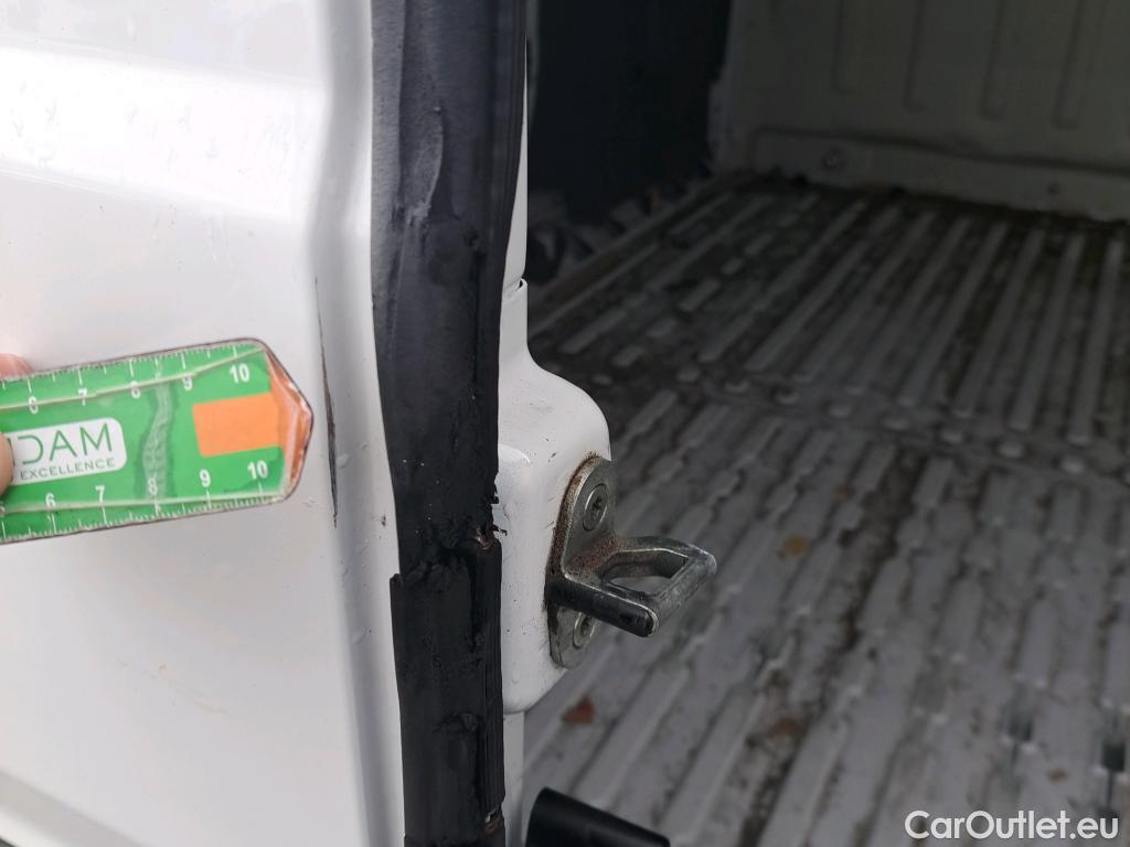  Opel  Movano OPEL  / 2021 / 4P / furgón Base L2H2 3.5T 2.2 BHDi 88kW #58