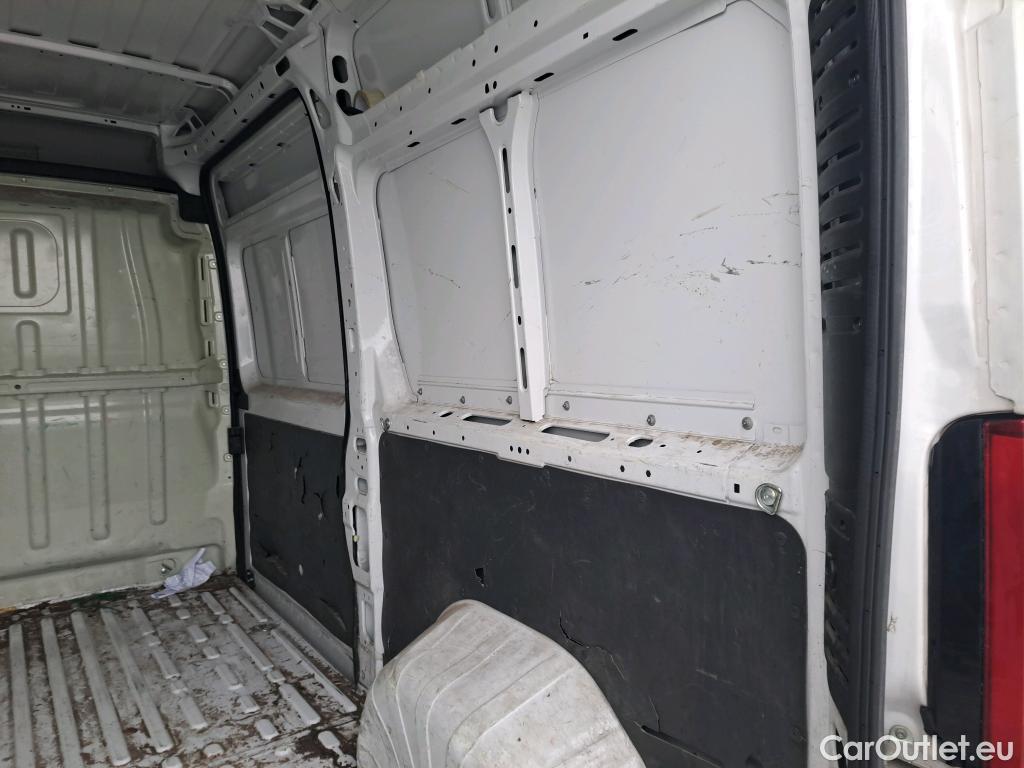  Opel  Movano OPEL  / 2021 / 4P / furgón Base L2H2 3.5T 2.2 BHDi 88kW #18