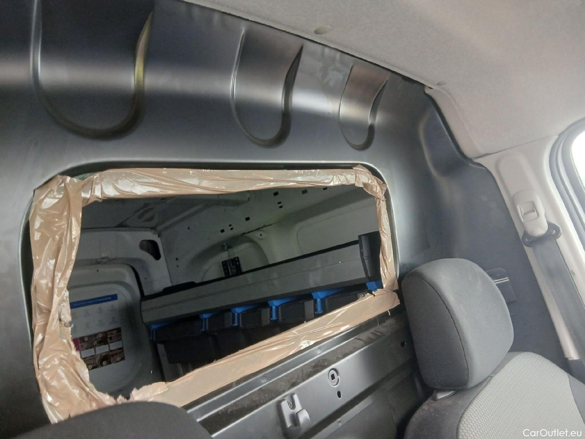  Renault  Kangoo RENAULT  Furgón/2013/3P/furgón derivado de turismo Profesional Blue dCi 70kW (95CV) #37