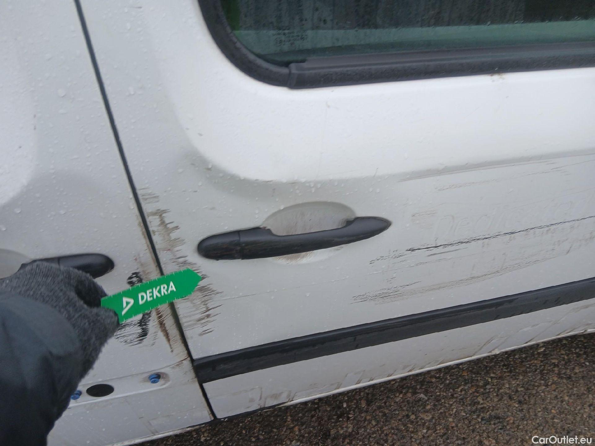  Renault  Kangoo RENAULT  Furgón/2013/3P/furgón derivado de turismo Profesional Blue dCi 70kW (95CV) #28