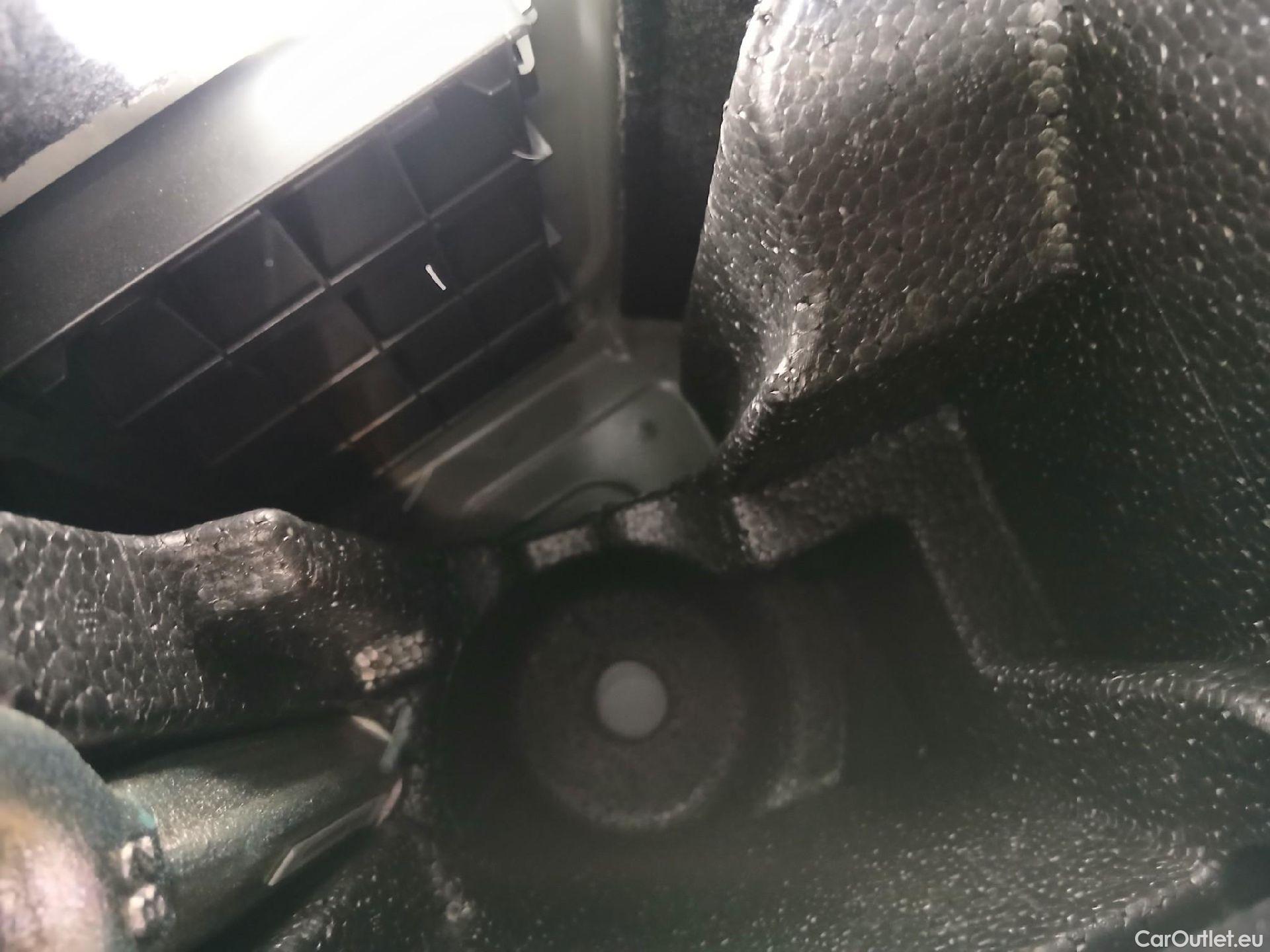  Bmw  X2 BMW  sDrive18i Impulse Steptronic Techo Solar #8